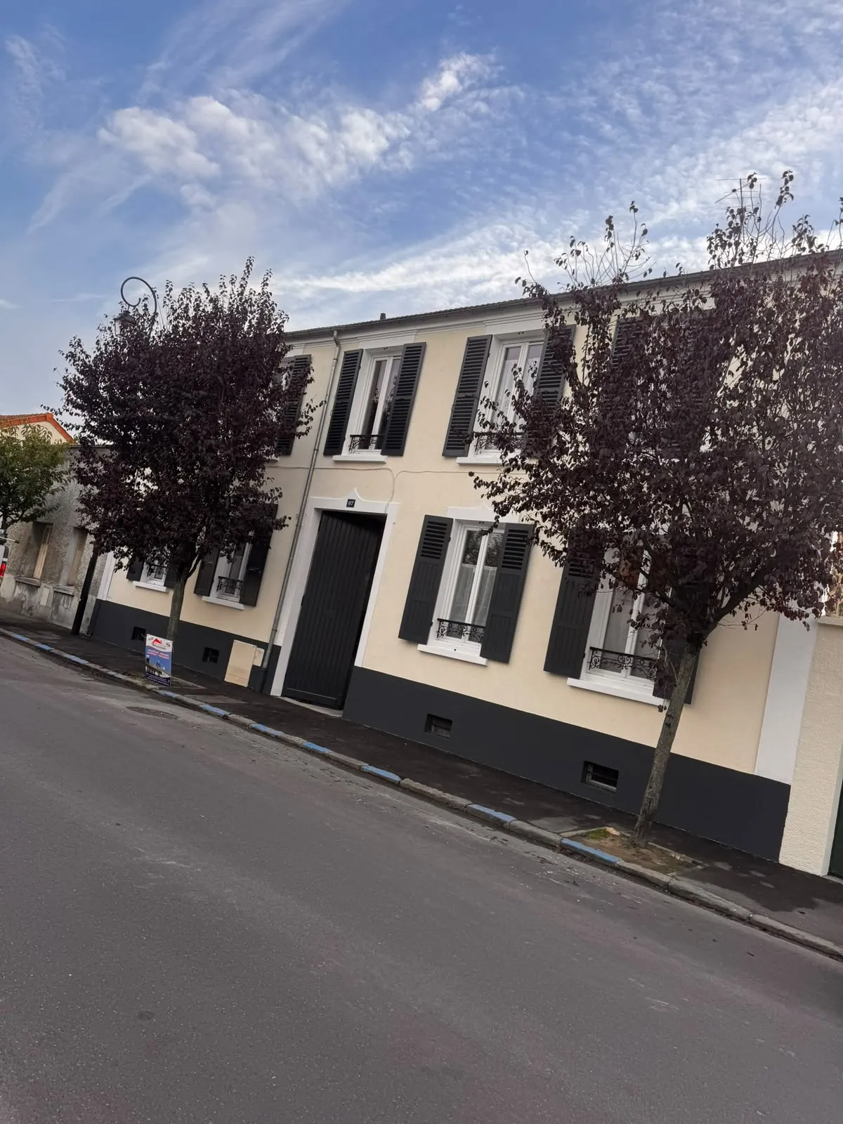 Ravalement terminé sur la façade d’un immeuble résidentiel à Montreuil