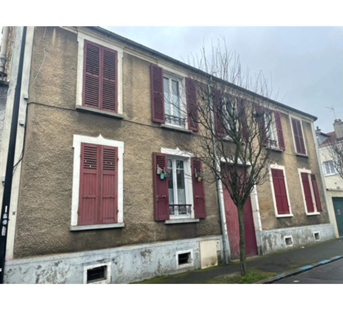 Façade ancienne et dégradée avant ravalement à Montreuil